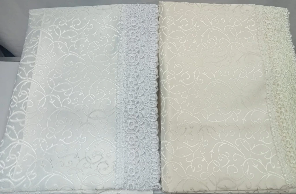 Rectangula table cloth 1.webp