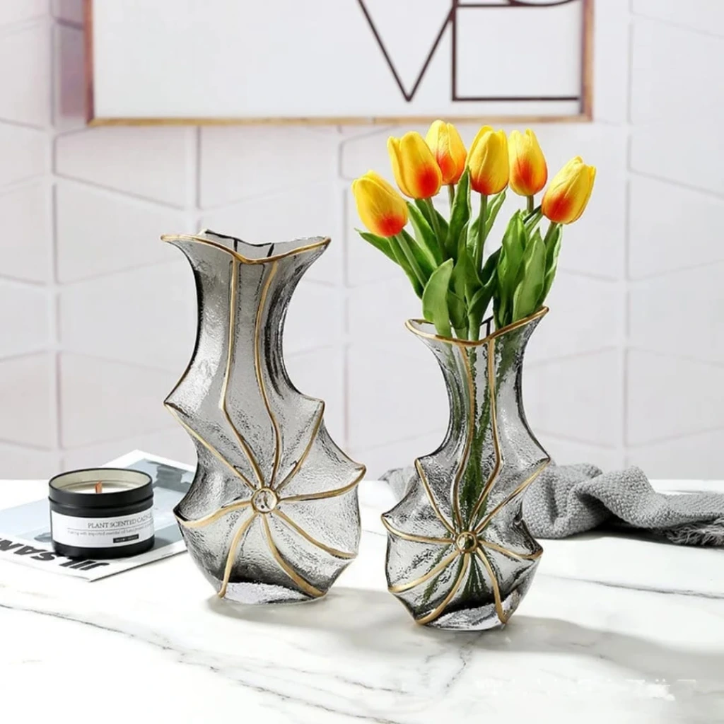 Golden glass flower vase 2.webp