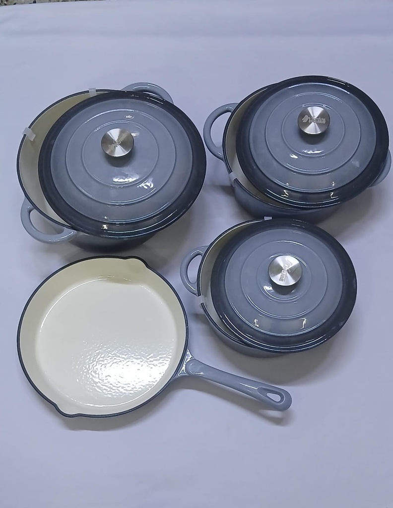 cookware-set-cast-iron-enamel-grey-4pcs-lifestyle