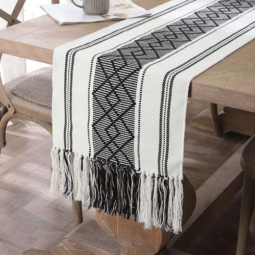 table-runner-woven-jacquard-diamond-black-white-tassel