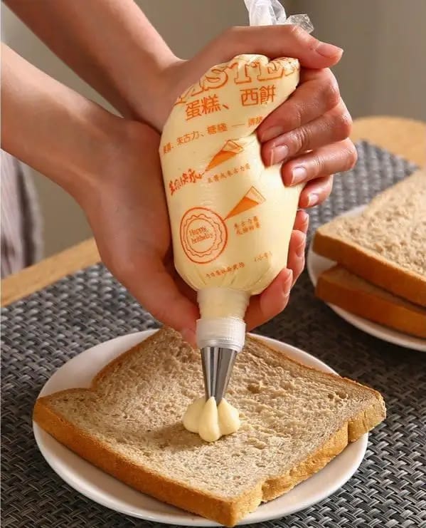 100pcs Disposable Piping Bags (Medium)